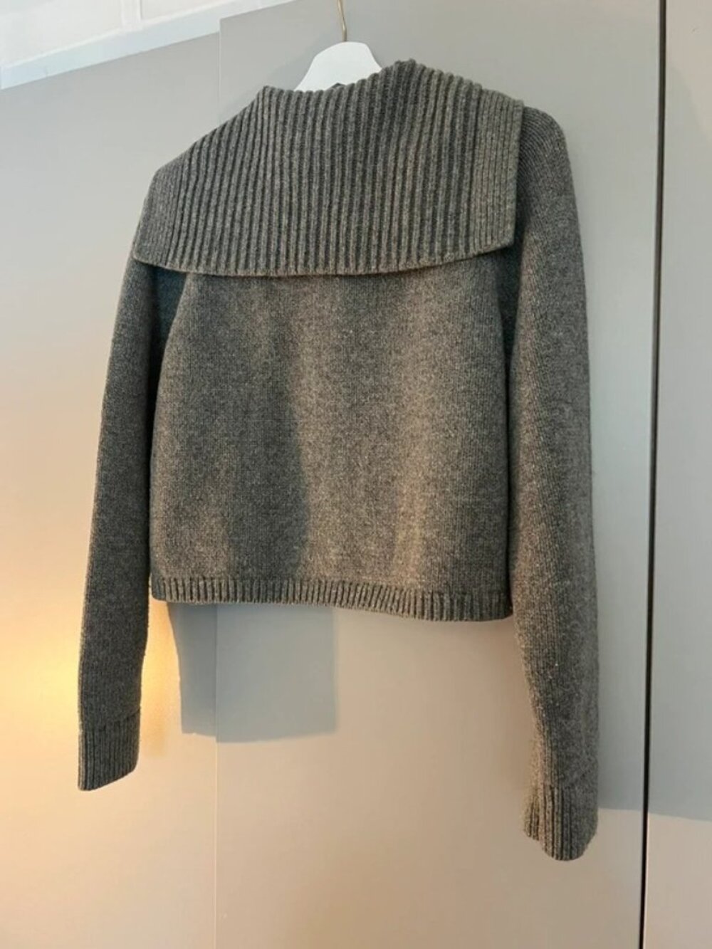 COS 100% Wool Cropped Cardigan Gray S - Picture 5 of 8